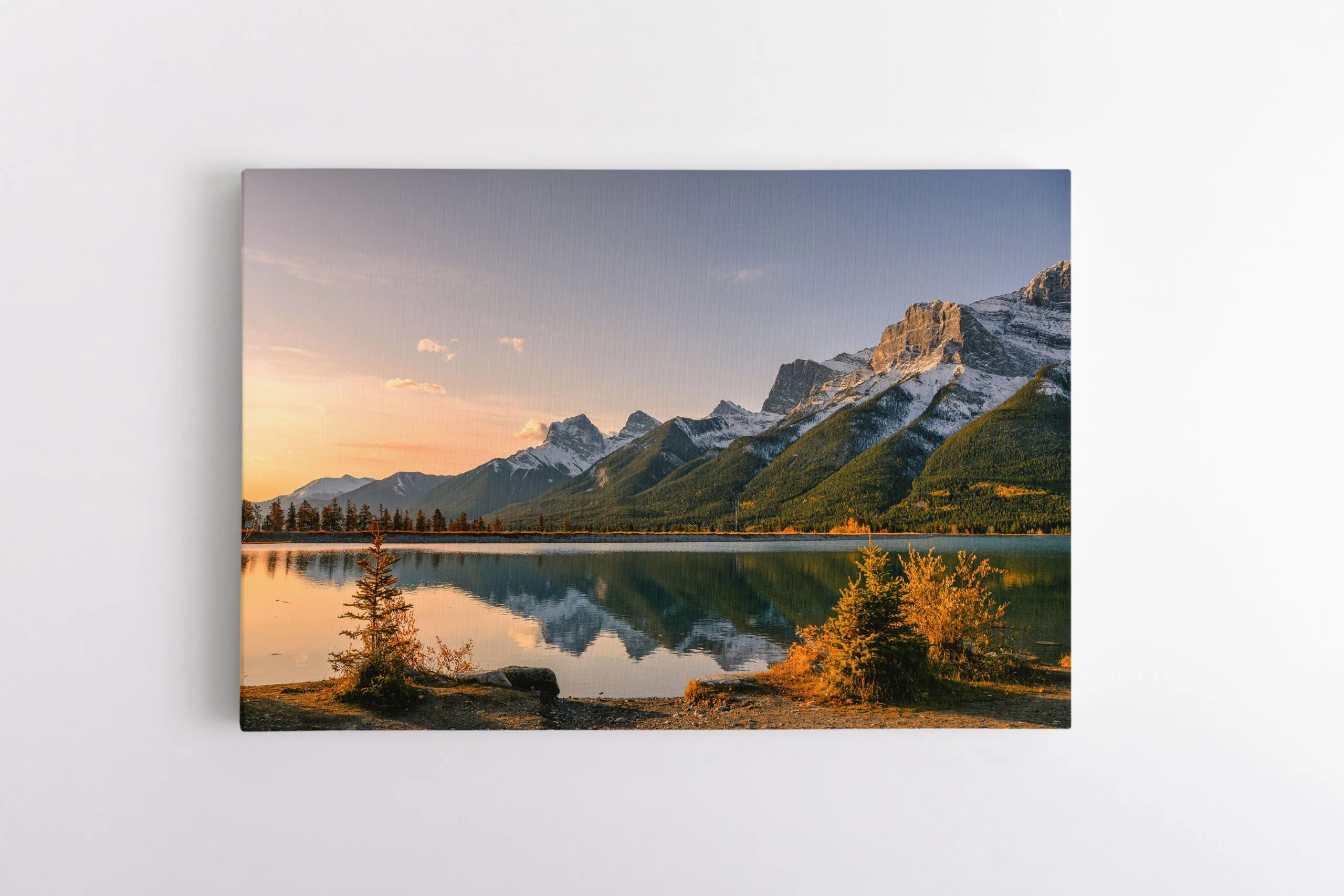 Saulėtekis ežere su kalnais (JG00000146) - Image 1