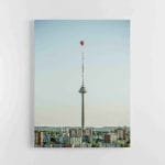 Vilniaus TV bokštas saulėtą dieną (JG00002302)