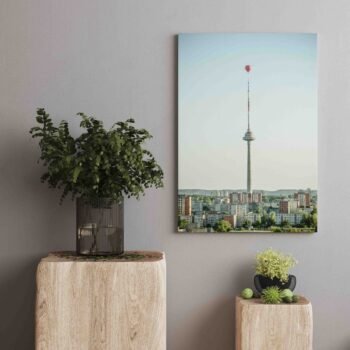 Vilniaus TV bokštas saulėtą dieną (JG00002302) - Image 2