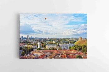 Vilniaus senamiesčio panorama su Katedra, Gedimino bokštu ir dangoraižiais (JG00002317)