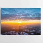 Žiemiškas Vilniaus Televizijos bokštas su Saule (JG00002574)