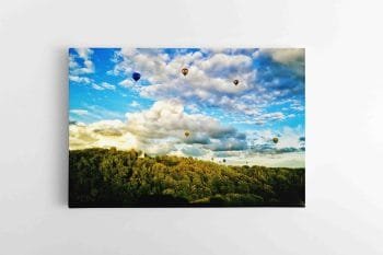 Įspūdingas Vaizdas Vilniuje Prie Trijų kryžių kalno su Oro balionais (JG00002719)